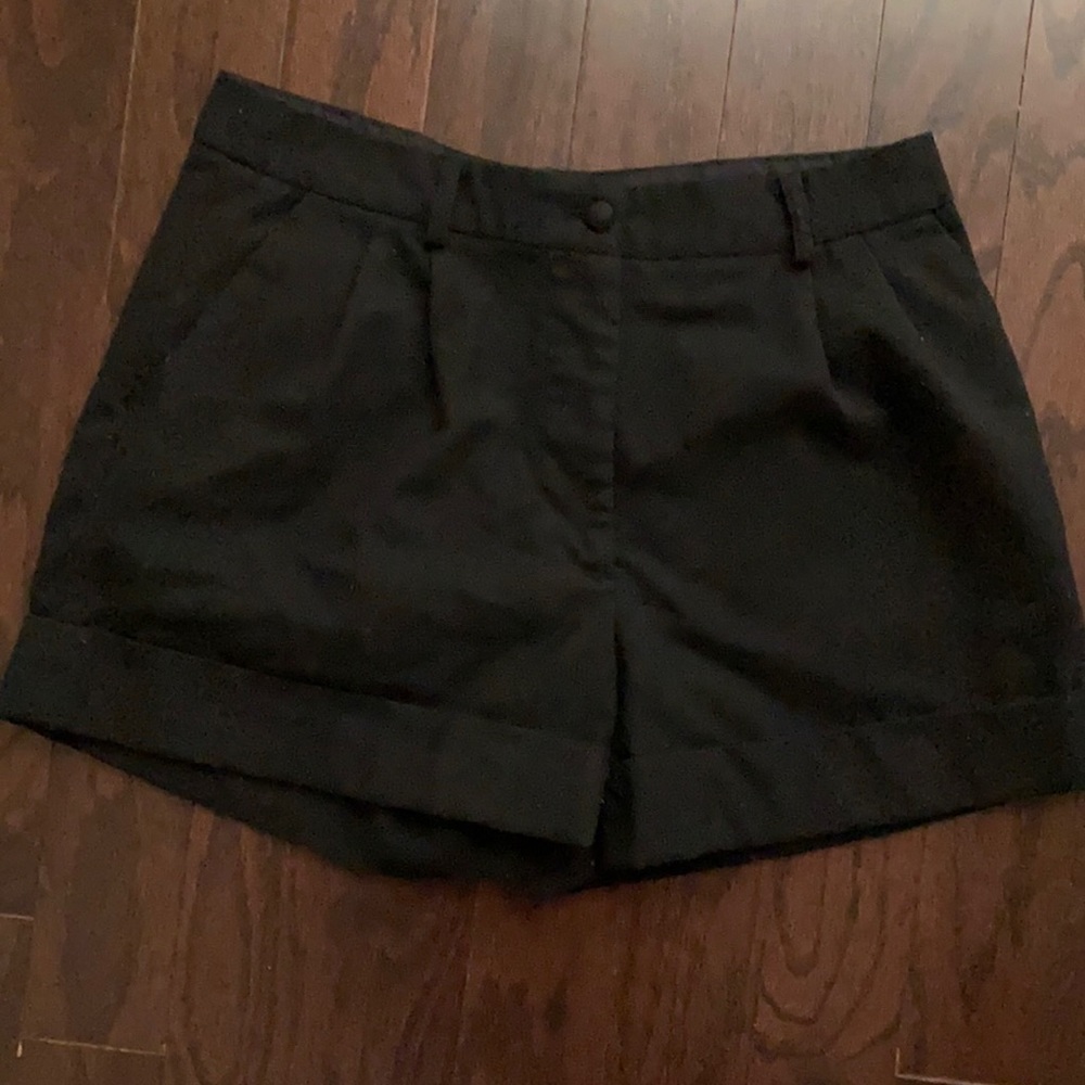 Pleated h&m shorts
